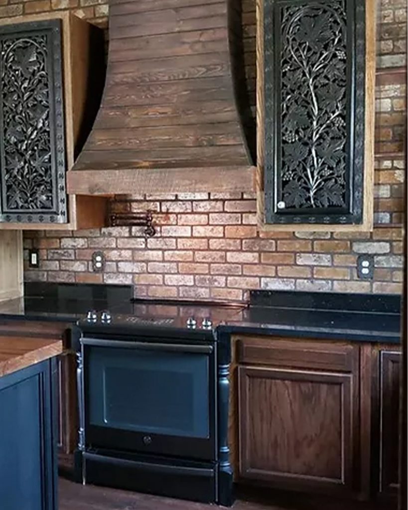 Face Brick pattern interior kitchen Wall in the New Castle color.